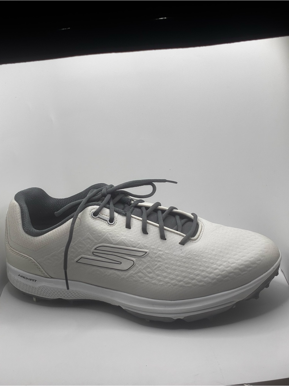 SkETCHERS ARCH FIT MENS GOLF SHOE
PRO6/ SIZE 9